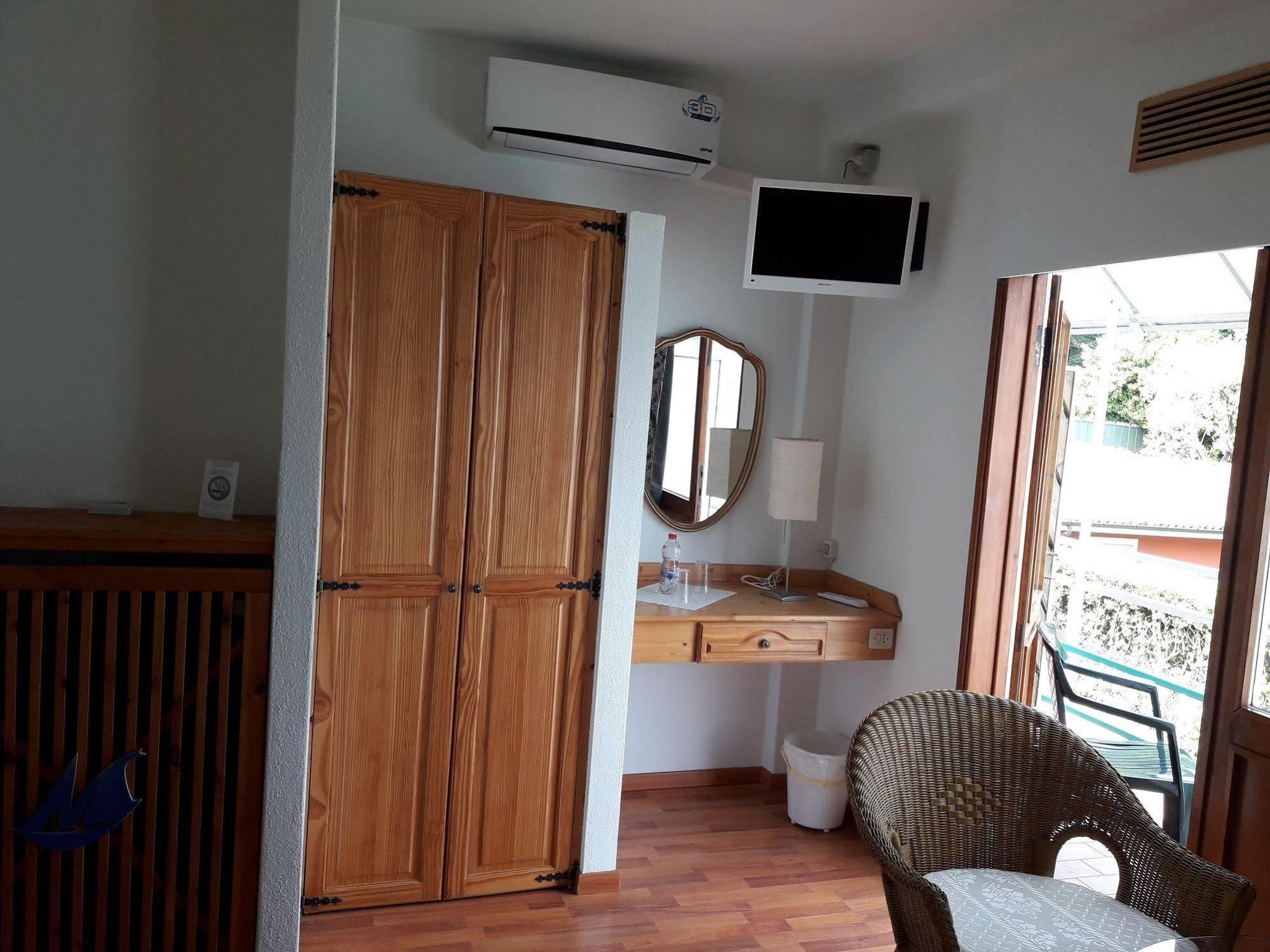Hotel Nautilus Valmadrera Kültér fotó