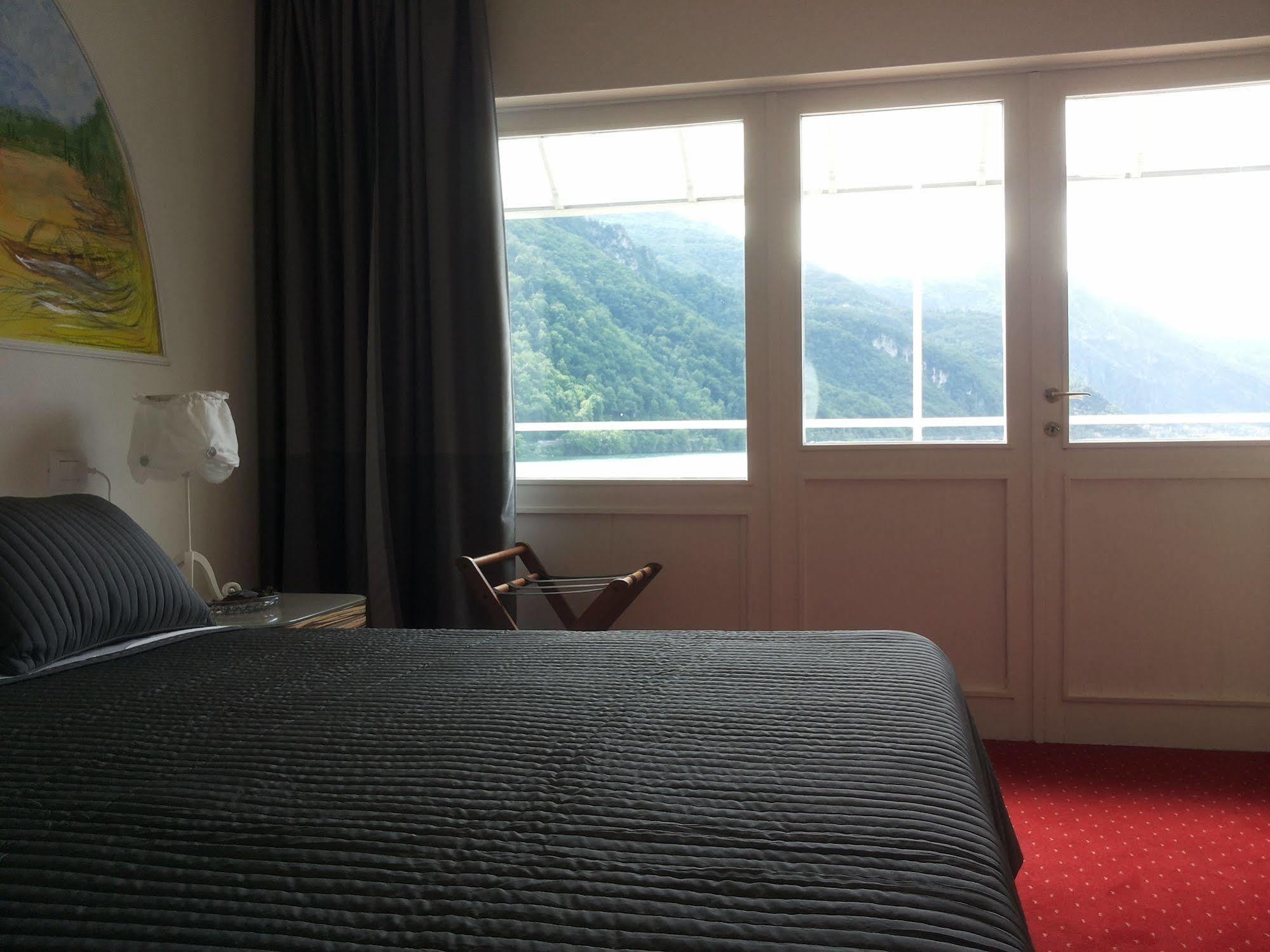 Hotel Nautilus Valmadrera Kültér fotó