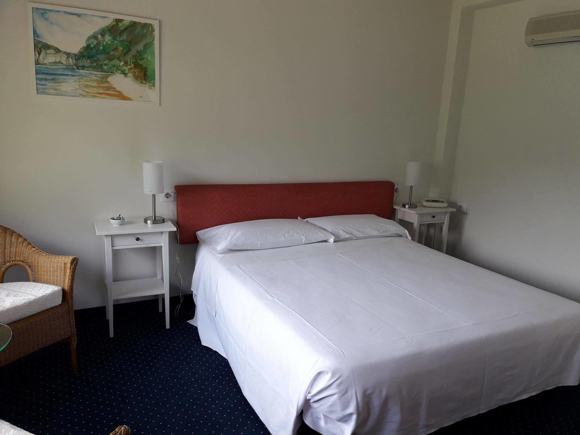 Hotel Nautilus Valmadrera Kültér fotó