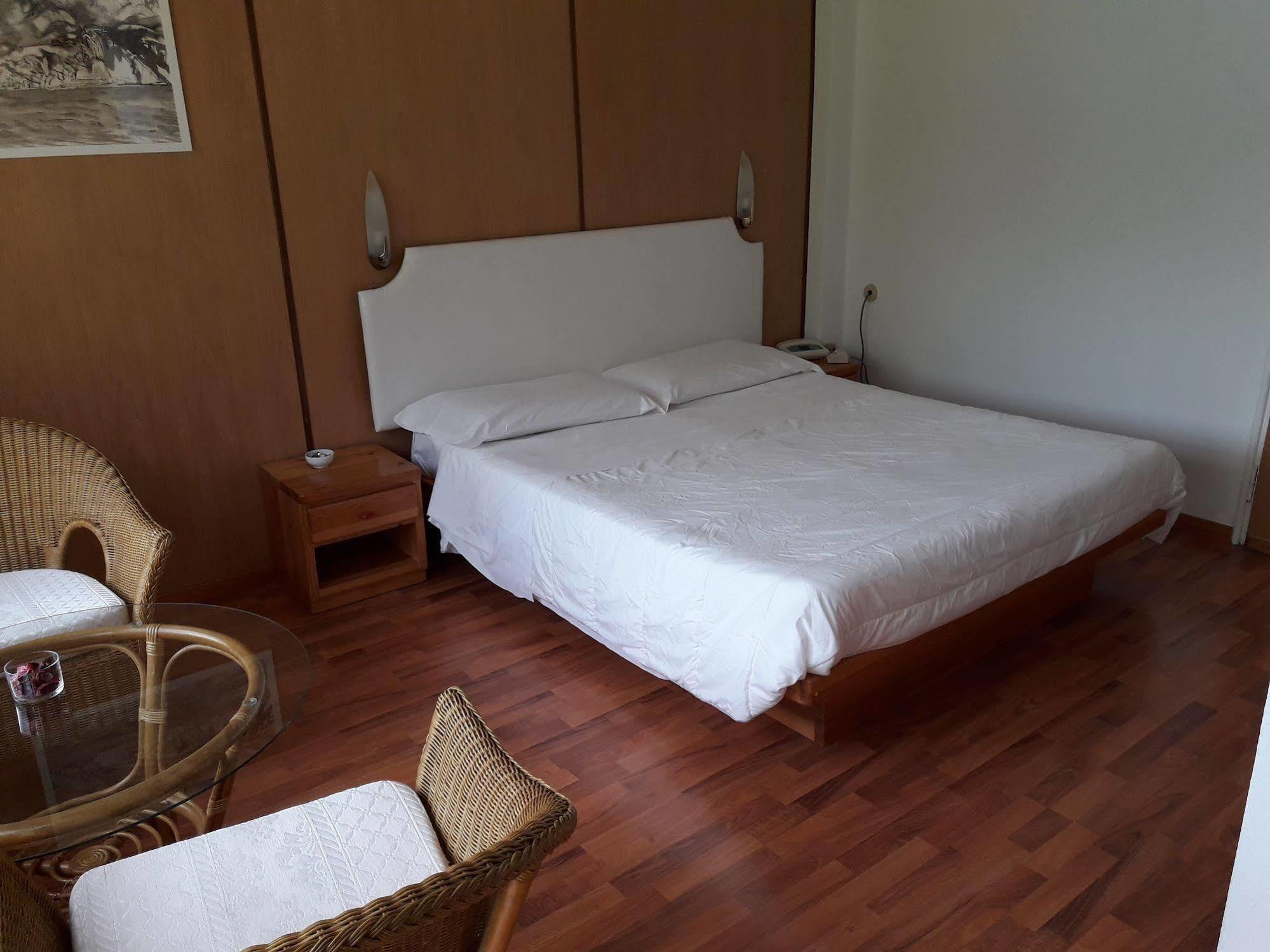 Hotel Nautilus Valmadrera Kültér fotó